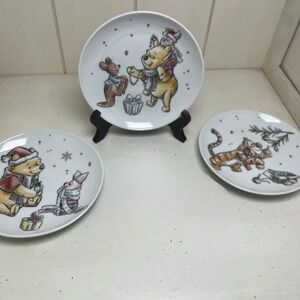 Disney Winnie the Pooh Christmas Plates Set of 3 Piglet Tigger Winnie 6" Dessert